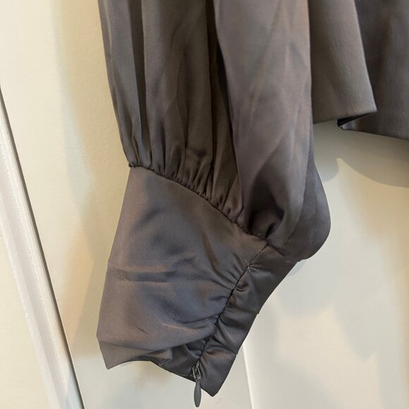 *NEW* White House Black Market Wrap Blouse - size 4P - Picture 6 of 7